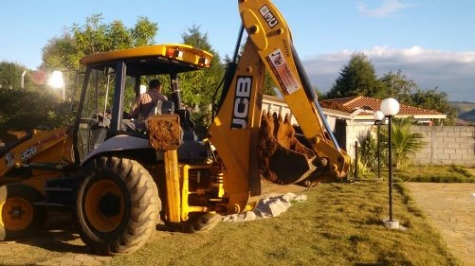 Foto 5:  — Taubaterra - Terraplanagem e Demolição 